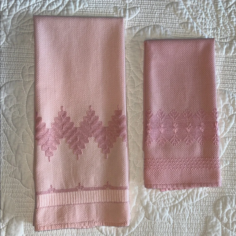 2- Vintage Pink Fingertip Embroidered Towels